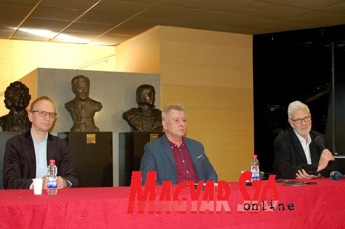 Ivan Francuski, Slobodan Savić és Venczel Valentin a sajtótájékoztatón (Fotó: Bozsoki Valéria) Ivan Francuski, Slobodan Savić és Venczel Valentin a sajtótájékoztatón (Fotó: Bozsoki Valéria)