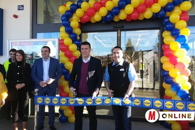 Tegnap ünnepélyesen is átadták Óbecsén a Lidlt (Fehér Rózsa felvétele)