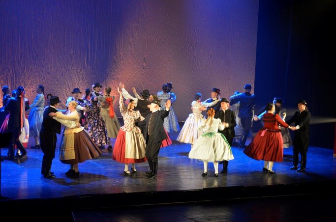 Az Operettszínház színpadán a Cirkalom a bácskai Tisza-mente táncait mutatta be