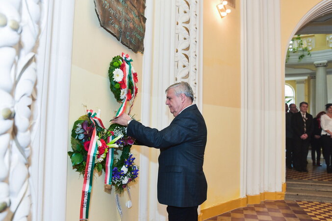 Czegledi Rudolf, Zenta község polgármestere koszorúz (Herédi Krisztián Felvétele) Czegledi Rudolf, Zenta község polgármestere koszorúz (Herédi Krisztián Felvétele)