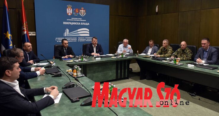 A szerbiai kormánnyal és a helyi önkormányzatokkal együttműködve hoznak döntéseket (Ótos András felvétele)