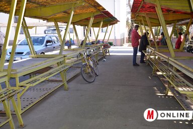 Alig volt vevő és eladó a keddi pacséri piacon (Kazinczy Paszterkó Diana felvétele)