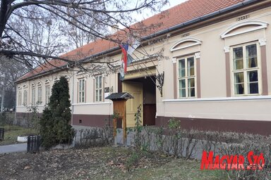 A hét minden napján reggel 7-től 12 óráig a helyi közösség 024/741-127-es vezetékes elérhetőségén jelentkezhetnek a segítségre szoruló polgárok (Kazinczy Paszterkó Diana felvétele)