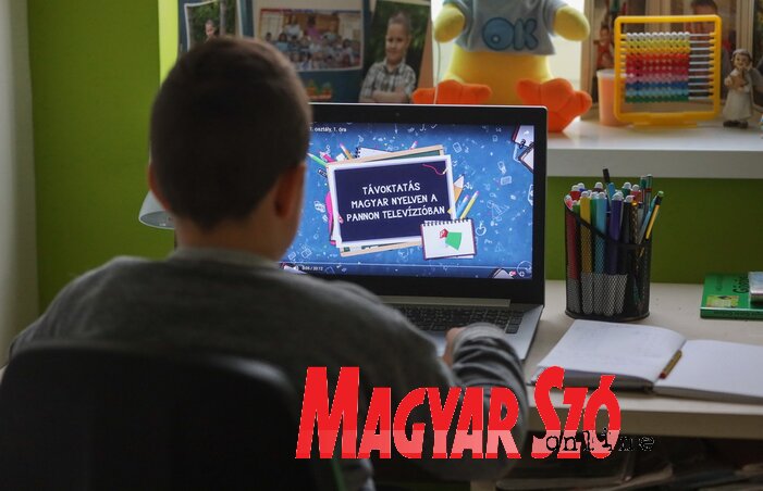 Kishegyes községben a tanárok elégedettek a Pannon RTV oktatóműsoraival Kishegyes községben a tanárok elégedettek a Pannon RTV oktatóműsoraival