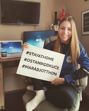 Sóti Réka is azt mondja: maradjunk otthon! (Fotó: Instagram)