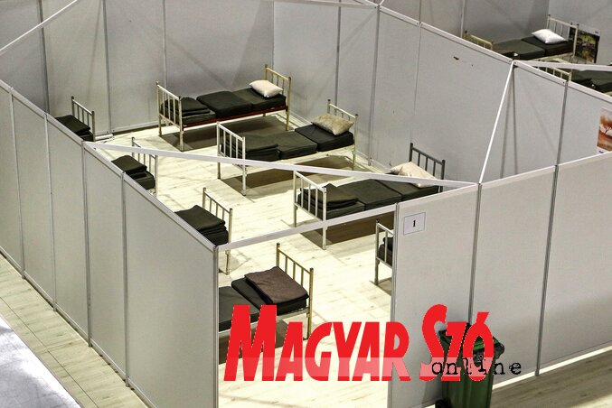 Az újvidéki ideiglenes kórház körülbelül 1000 beteget tud befogadni (Ótos András felvétele)