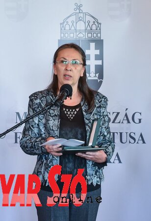 Kónya Kovács Otília a kitüntetés átvételekor (Molnár Edvárd felvétele)