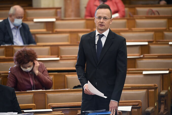 Szijjártó Péter a kedden a parlamentben (Fotó: MTI)