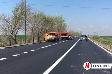 A új út szélesebb lett és teljesen új aszfaltburkolatot kapott (Paraczky László felvétele)