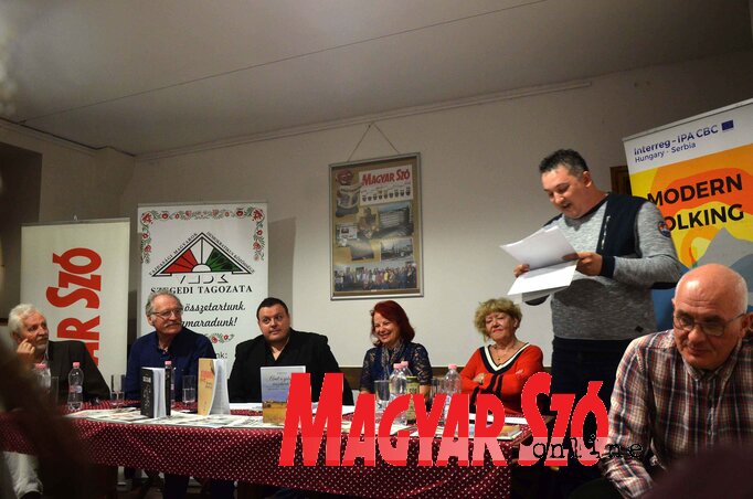 A szegedi élőújságon lapunk Magyarzó Pistikéje is bemutatkozott (Dávid Csilla felvétele) A szegedi élőújságon lapunk Magyarzó Pistikéje is bemutatkozott (Dávid Csilla felvétele)