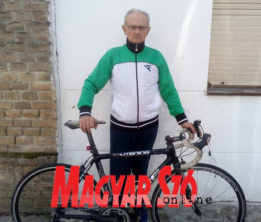 Siber Feri bácsi még nem mondott le a versenyzésről (a szerző felvétele) Siber Feri bácsi még nem mondott le a versenyzésről (a szerző felvétele)