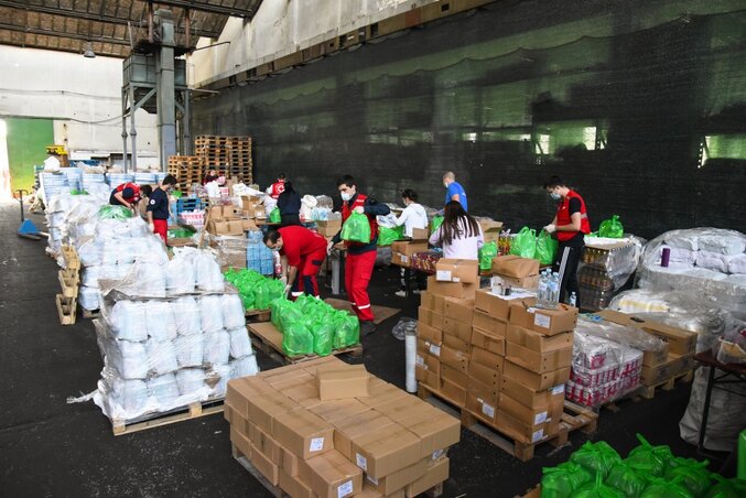 A nagyikindai és a zentai általános kórház, illetve a regionális egészségházak dolgozói már megkapták a csomagokat (Fotó: vojvodina.gov.rs)