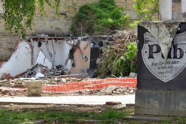 A népszerű Pub kávéző működtetői elbúcsúztak a vendégektől, megköszönték mindenkinek a látogatást, és azt üzenték, hogy hamarosan egy másik helyen találkoznak majd (Ótos András felvétele)
