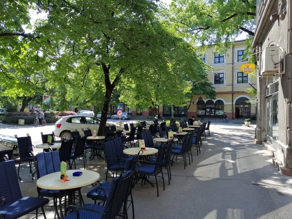 A zentai vendéglátóipari létesítmények a nyitvatartás terén is tarka képet mutatnak (Horváth Zsolt felvétele)