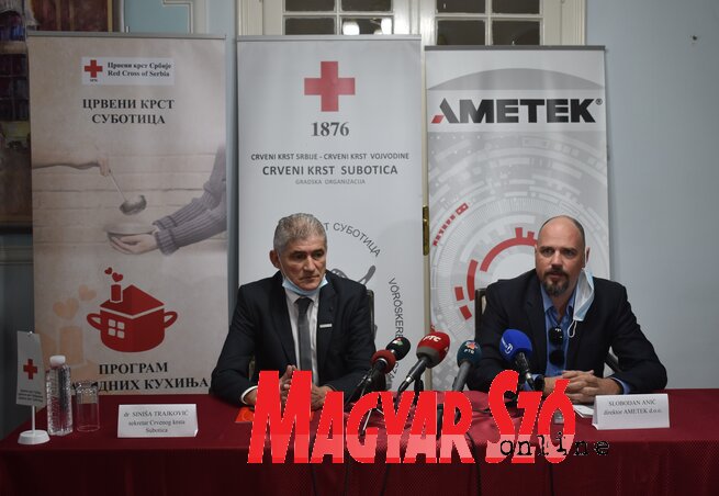 Dr. Siniša Trajković és Slobodan Anić a sajtótájékoztatón (Fotó: Patyi Szilárd)