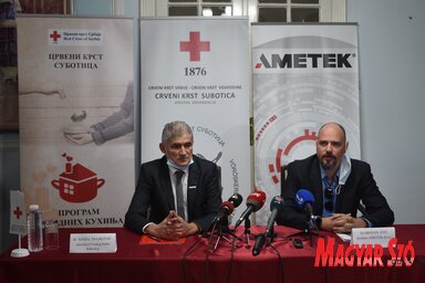 Dr. Siniša Trajković és Slobodan Anić a sajtótájékoztatón (Fotó: Patyi Szilárd)