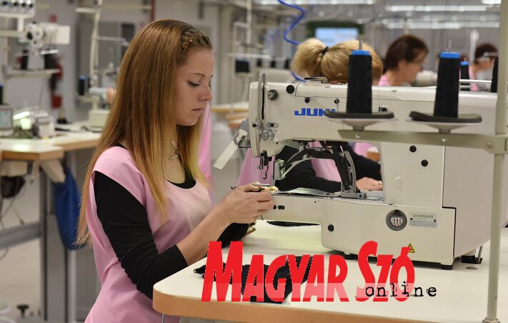 A járvány ideje alatt 9 ezren maradtak munka nélkül, de 9700 személy kapott új munkát (Ótos András illusztrációja) A járvány ideje alatt 9 ezren maradtak munka nélkül, de 9700 személy kapott új munkát (Ótos András illusztrációja)