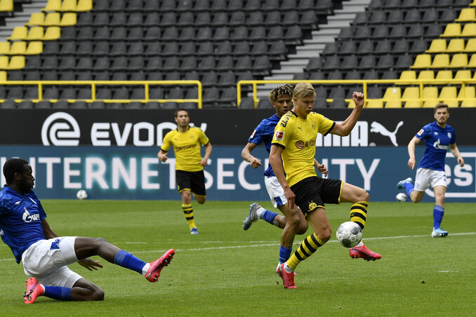 Håland gólt érő mozdulata (Fotó: Beta/AP)