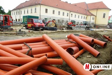 A földmunkák során bukkantak a különös leletekre (Fekete J. József felvétele)