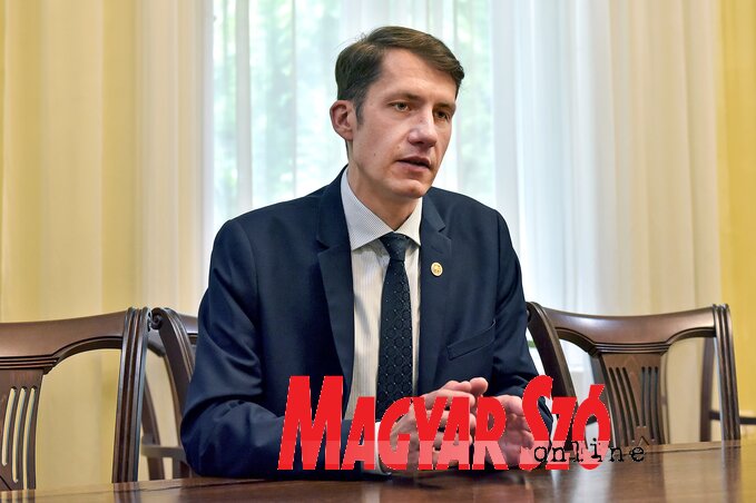 Dr. Pásztor Bálint: Azt szeretnénk, ha Szabadka egy dinamikusan fejlődő város lenne (Fotó: Gergely Árpád) Dr. Pásztor Bálint: Azt szeretnénk, ha Szabadka egy dinamikusan fejlődő város lenne (Fotó: Gergely Árpád)