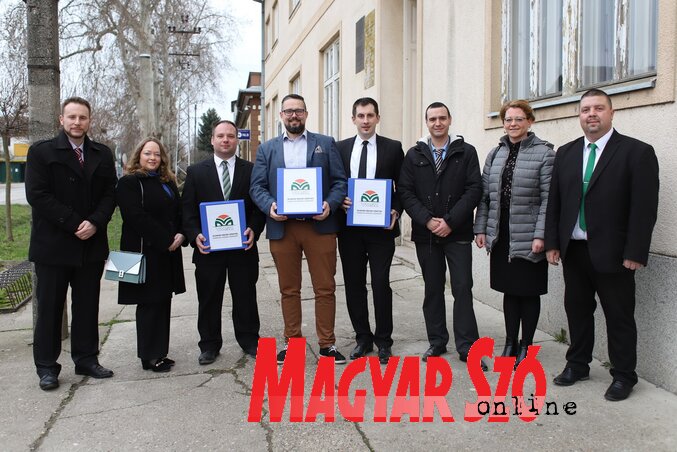 A VMSZ választási listájának átadása (Lakatos János felvétele) A VMSZ választási listájának átadása (Lakatos János felvétele)