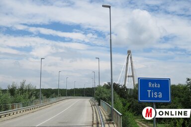 Az adai Tisza-hidat 2010 decemberében adták át a közúti forgalomnak (Csincsik Zsolt felvétele)