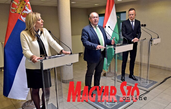 Joksimović, Pastor i Sijarto na konferenciji za novinare Joksimović, Pastor i Sijarto na konferenciji za novinare