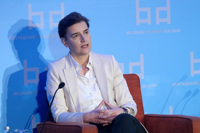 Ana Brnabić: A világ országai a nehezén túl vannak, ám az egészségügy és a gazdaság területén nem ért véget a küzdelem (Fotó: Beta)