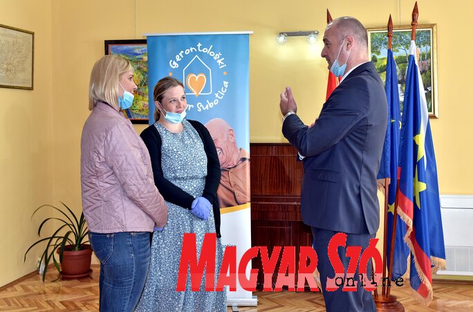 Ana Trkulj és Március Martina Nenad Ivanišević társaságában (Fotó: Gergely Árpád) Ana Trkulj és Március Martina Nenad Ivanišević társaságában (Fotó: Gergely Árpád)