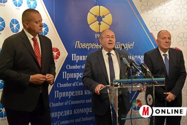 A konferencia témáiról nyilatkoznak Robert Čoban, Pásztor István és Boško Vučurević (Fotó: Ótos András)