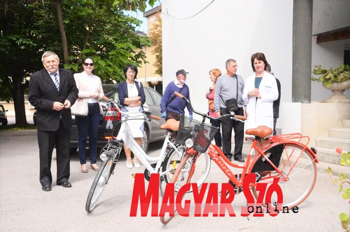 A terepes munkához elengedhetetlen hagyományos és elektromos kerékpárok is megérkeztek (Kazincy Paszterkó Diana felvétele) A terepes munkához elengedhetetlen hagyományos és elektromos kerékpárok is megérkeztek (Kazincy Paszterkó Diana felvétele)