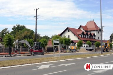 Az elmúlt napokban a főút egyik sávját zárták le a forgalom elől (Fotó: Benedek Miklós)