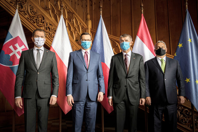 Igor Matovič szlovák, Mateusz Morawiecki lengyel, Andrej Babiš cseh és Orbán Viktor magyar miniszterelnök a találkozón (Fotó: Miniszterelnöki Sajtóiroda) Igor Matovič szlovák, Mateusz Morawiecki lengyel, Andrej Babiš cseh és Orbán Viktor magyar miniszterelnök a találkozón (Fotó: Miniszterelnöki Sajtóiroda)