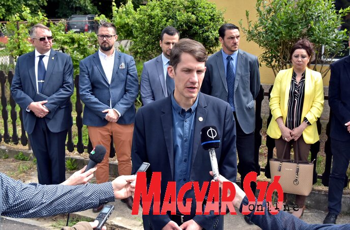 Dr. Pásztor Bálint az Y-elágazás jelentőségét hangsúlyozta (Fotó: Gergely Árpád) Dr. Pásztor Bálint az Y-elágazás jelentőségét hangsúlyozta (Fotó: Gergely Árpád)