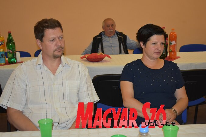 Uzelac Katica, tartományi segédtitkár és Molnár Tihomir Hódság községi jelölt