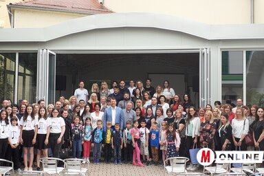 Elismeréseket vettek át a legsikeresebb vajdasági iskolák, amelyek részt vettek a Tisztább és zöldebb vajdasági iskolákért elnevezésű projektben (Fotó: Fúró Dénes)