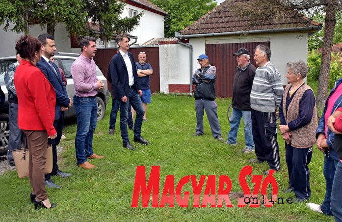 Utcafórum a hajdújárási Boris Kidrič utcában (Gergely Árpád felvétele) Utcafórum a hajdújárási Boris Kidrič utcában (Gergely Árpád felvétele)