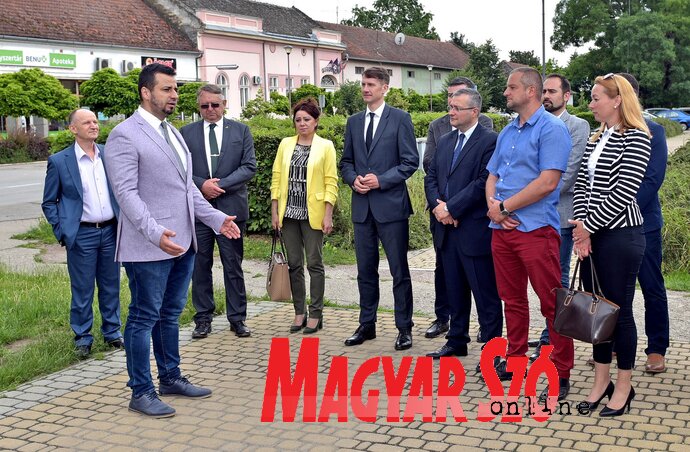 A látogatás során több beruházás is szóba került (Gergely Árpád felvétele) A látogatás során több beruházás is szóba került (Gergely Árpád felvétele)