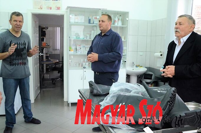 390 pár gumicsizmát adományozott az önkormányzat (Kazinczy Paszterkó Diana felvétele) 390 pár gumicsizmát adományozott az önkormányzat (Kazinczy Paszterkó Diana felvétele)
