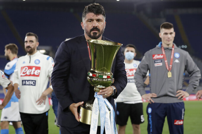 Gattuso a trófeával (Fotó: Beta/AP)