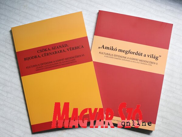 A társaság által kiadott új kötetek (Lakatos János felvétele)