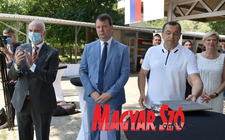 A tartományi kormány az elmúlt időszakban számos projektummal fejlesztette és támogatta az egyetemet (Fotó: Ótos András) A tartományi kormány az elmúlt időszakban számos projektummal fejlesztette és támogatta az egyetemet (Fotó: Ótos András)