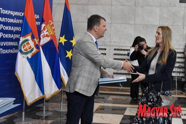 A Tartományi Sport- és Ifjúsági Titkárság támogatási szerződéseinek ünnepélyes aláírása