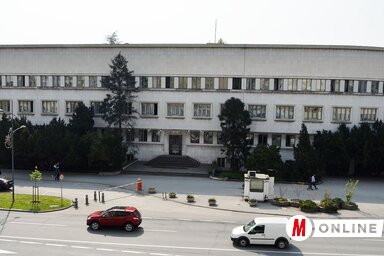 A nyilvánosság csak az egyeztetéseket követően fogja megtudni a hétvégén vagy a hétfői parlamenti ülésen, hogy mely pártok kapnak helyet a leendő kormányban (Fotó: Ótos András)