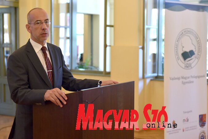 Lőrinczi Zoltán államtitkár: Az egész magyar nemzet egybetartozása a Kárpát-medencében sokkal régebbi és sokkal fontosabb, mint a koronavírus jelenség (Fotó: Ótos András) Lőrinczi Zoltán államtitkár: Az egész magyar nemzet egybetartozása a Kárpát-medencében sokkal régebbi és sokkal fontosabb, mint a koronavírus jelenség (Fotó: Ótos András)