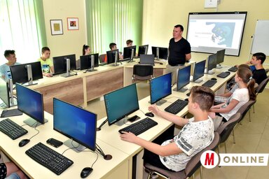 A fiatalok még a Python programozási nyelv alapjait is elsajátíthatják (Fotó: Gergely Árpád)