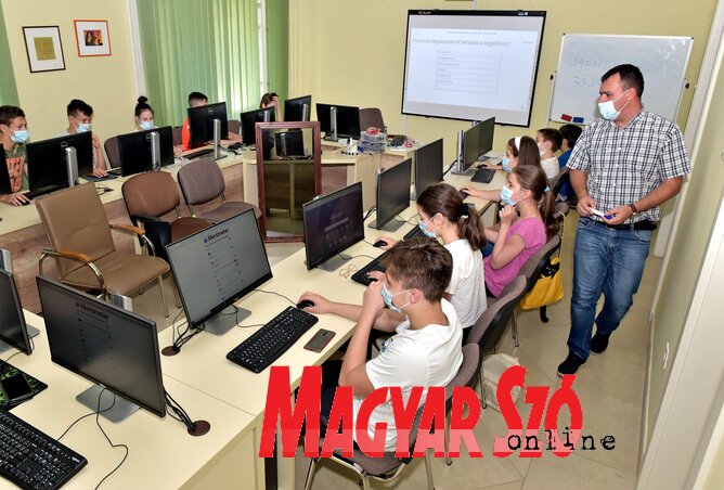 Maszkban folyt az oktatás (Fotó: Gergely Árpád) Maszkban folyt az oktatás (Fotó: Gergely Árpád)