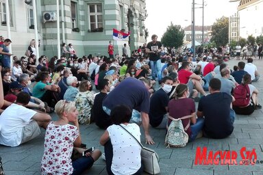 Ülve tiltakoztak (Kecskés István felvétele)