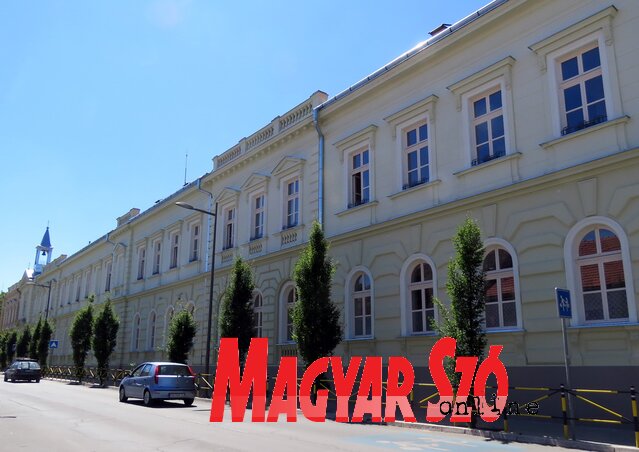 A nagybecskereki leánykollégium felújított épületében többen férnek el (Kecskés István felvétele) A nagybecskereki leánykollégium felújított épületében többen férnek el (Kecskés István felvétele)
