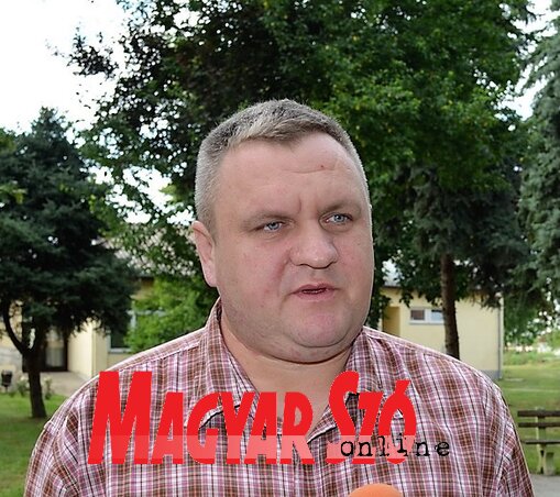 Csorba Ottó, a gunarasi helyi közösség tanácsának elnöke (Lakatos János felvétele) Csorba Ottó, a gunarasi helyi közösség tanácsának elnöke (Lakatos János felvétele)